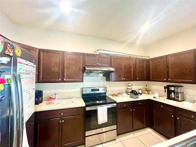9271 W 33rd Ln, Hialeah, FL 33018