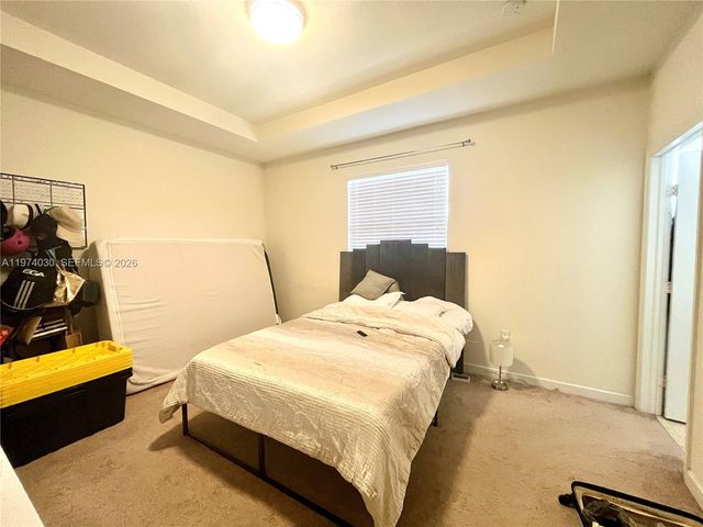 9271 W 33rd Ln, Hialeah, FL 33018