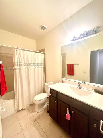 9271 W 33rd Ln, Hialeah, FL 33018