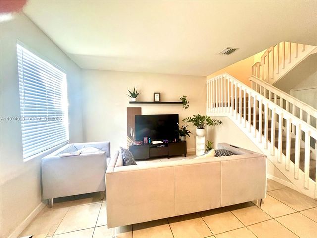 9271 W 33rd Ln, Hialeah, FL 33018