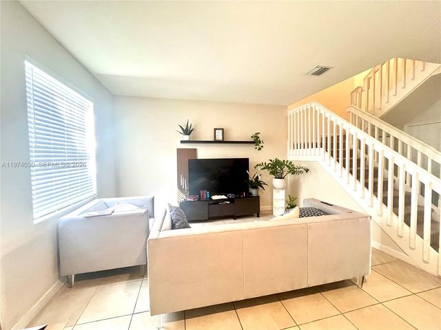 9271 W 33rd Ln, Hialeah, FL 33018