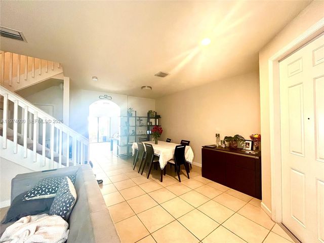 9271 W 33rd Ln, Hialeah, FL 33018