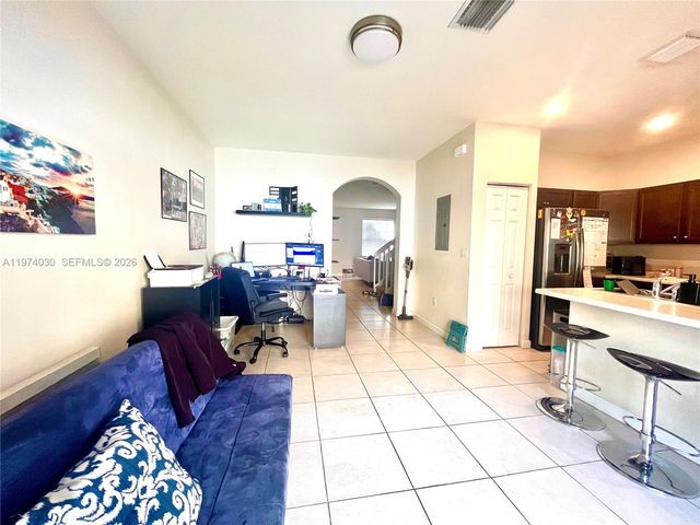 9271 W 33rd Ln, Hialeah, FL 33018