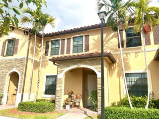 9271 W 33rd Ln, Hialeah, FL 33018