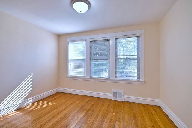2726 S 60th Court, Cicero, IL 60804