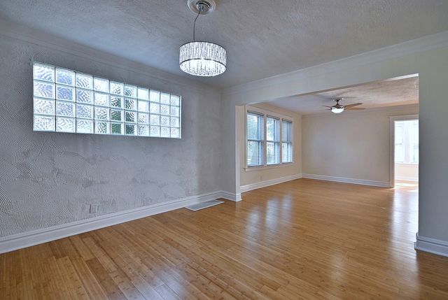 2726 S 60th Court, Cicero, IL 60804