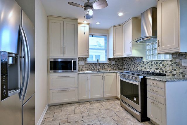 2726 S 60th Court, Cicero, IL 60804