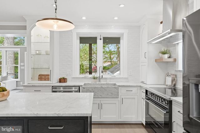 3147 TENNYSON ST NW, Washington, DC 20015