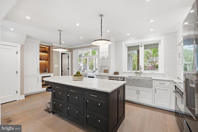 3147 TENNYSON ST NW, Washington, DC 20015