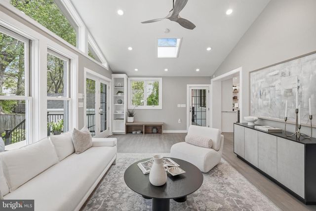 3147 TENNYSON ST NW, Washington, DC 20015