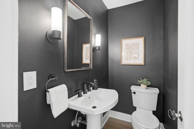 3147 TENNYSON ST NW, Washington, DC 20015