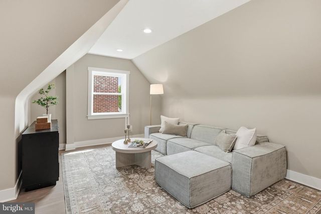 3147 TENNYSON ST NW, Washington, DC 20015