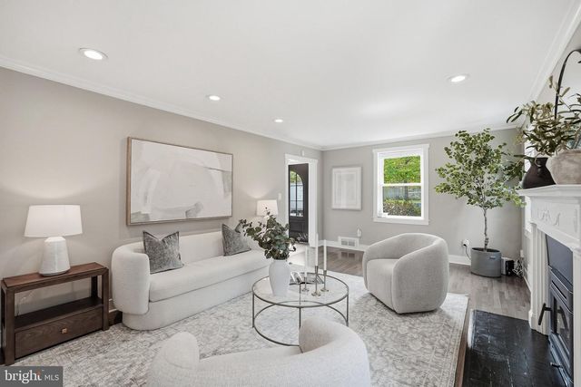 3147 TENNYSON ST NW, Washington, DC 20015