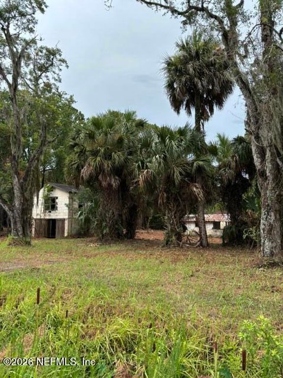 114 E RIVER Road, East Palatka, FL 32131