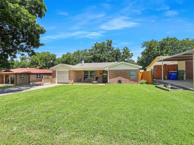 8532 Gibbs Drive, White Settlement, TX 76108