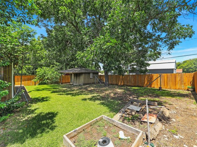 8532 Gibbs Drive, White Settlement, TX 76108