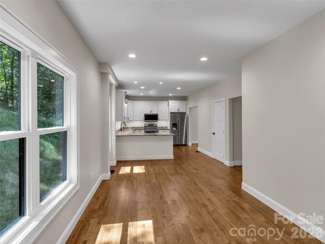 146 Bradford Park, Clyde, NC 28721