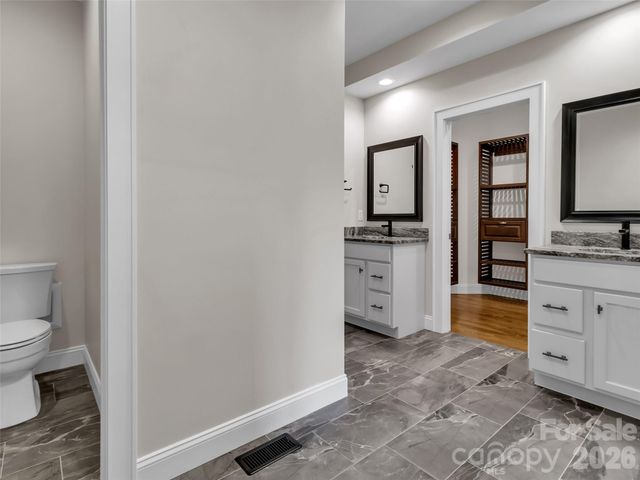 146 Bradford Park, Clyde, NC 28721