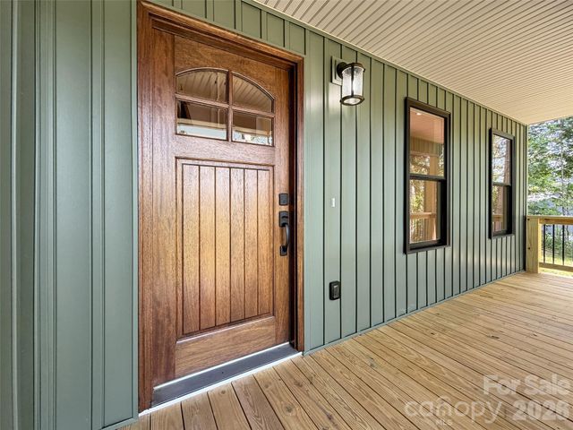 146 Bradford Park, Clyde, NC 28721