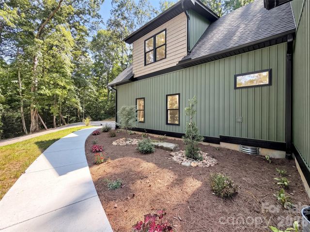 146 Bradford Park, Clyde, NC 28721