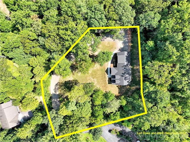 146 Bradford Park, Clyde, NC 28721