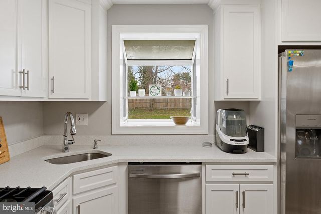 114 N VALLEYBROOK RD, Cherry Hill, NJ 08034