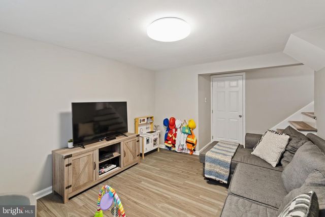 114 N VALLEYBROOK RD, Cherry Hill, NJ 08034