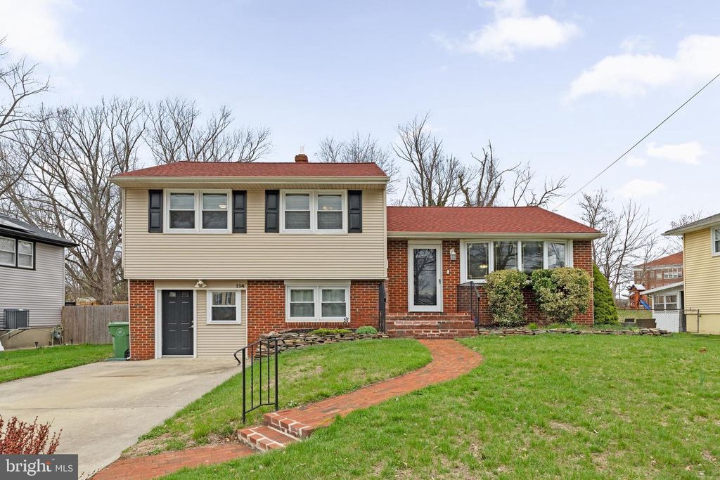 114 N VALLEYBROOK RD, Cherry Hill, NJ 08034