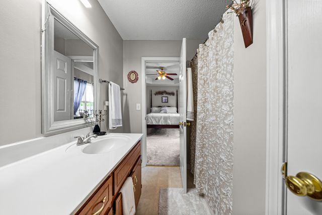 3795 Madeline Ct, Clarksville, TN 37042