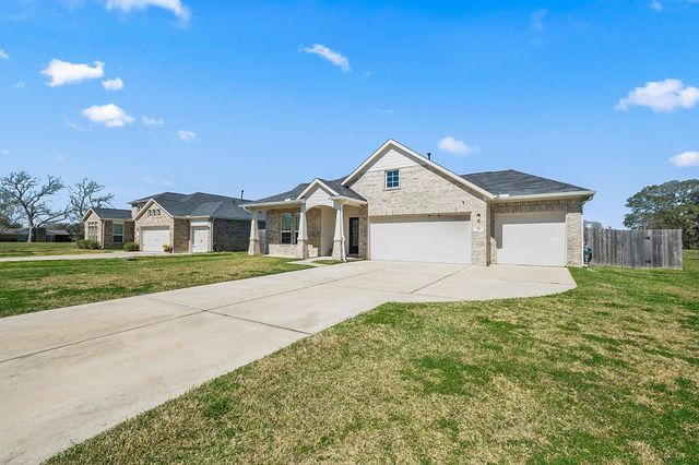 418 Wellshire Drive, West Columbia, TX 77486