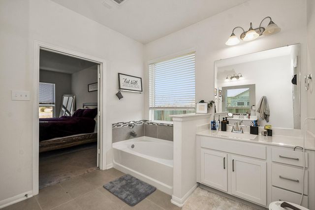 418 Wellshire Drive, West Columbia, TX 77486