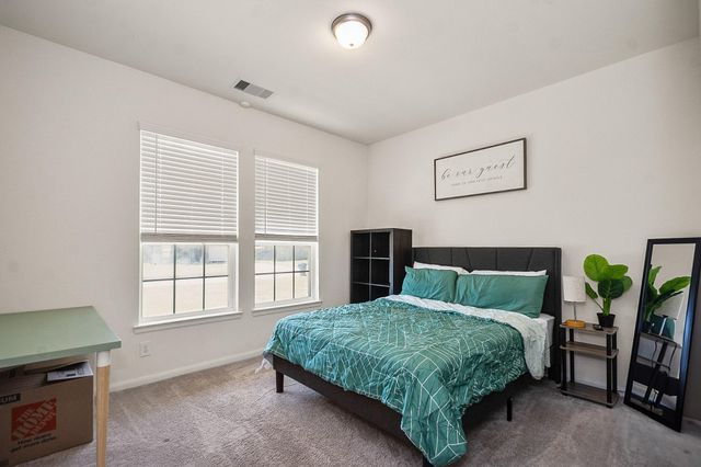 418 Wellshire Drive, West Columbia, TX 77486