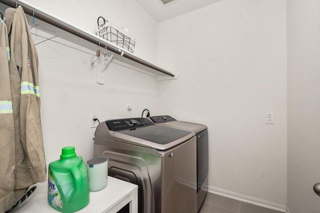 418 Wellshire Drive, West Columbia, TX 77486