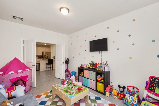 418 Wellshire Drive, West Columbia, TX 77486