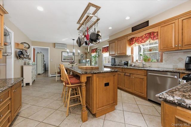 15 Lake Gilead Road, Carmel, NY 10512