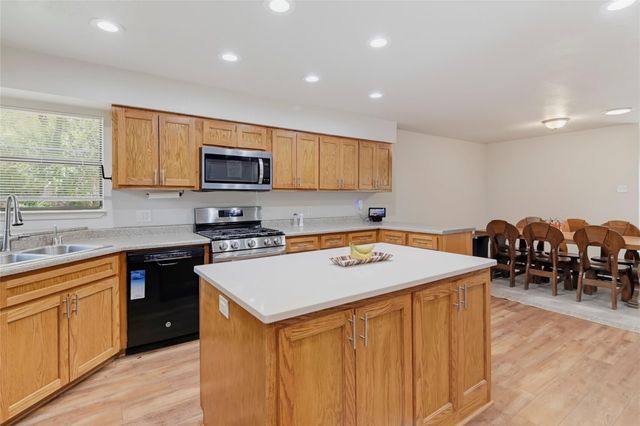 1223 Old Homestead, Seguin, TX 78155