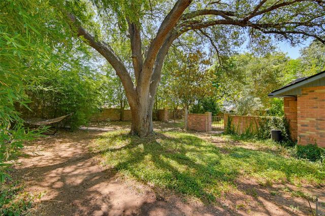 1223 Old Homestead, Seguin, TX 78155