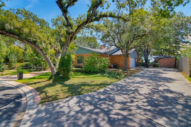 1223 Old Homestead, Seguin, TX 78155