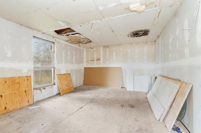 9650 E Hardy Road, Houston, TX 77093