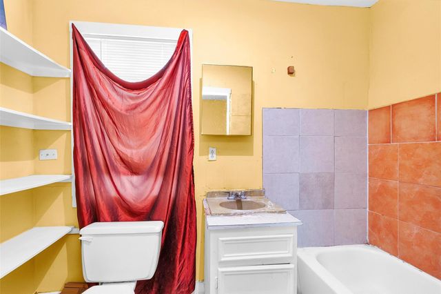 9650 E Hardy Road, Houston, TX 77093