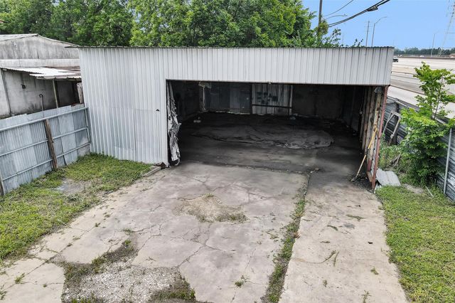 9650 E Hardy Road, Houston, TX 77093