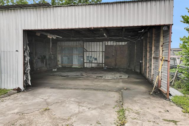 9650 E Hardy Road, Houston, TX 77093