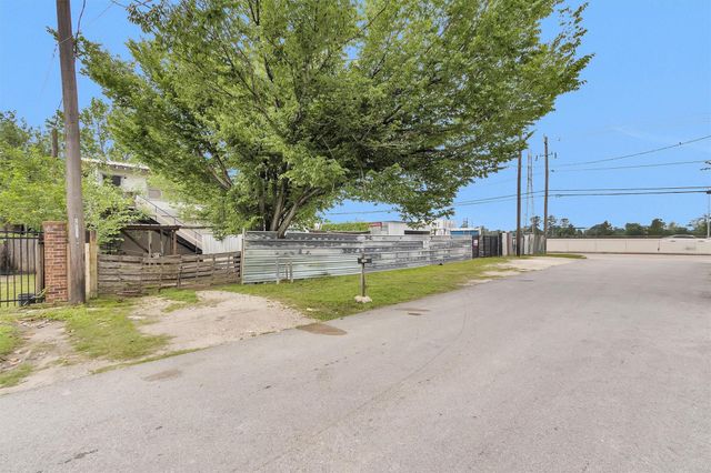 9650 E Hardy Road, Houston, TX 77093