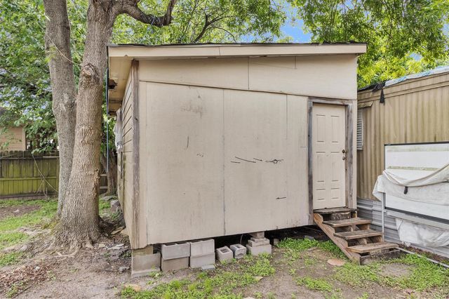 9650 E Hardy Road, Houston, TX 77093