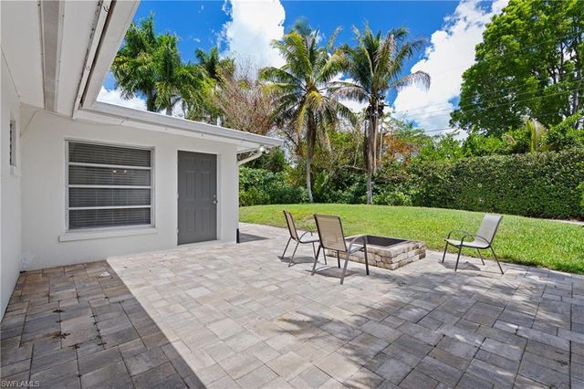 1051 Cypress Woods DR, Naples, FL 34103