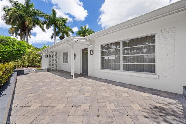 1051 Cypress Woods DR, Naples, FL 34103