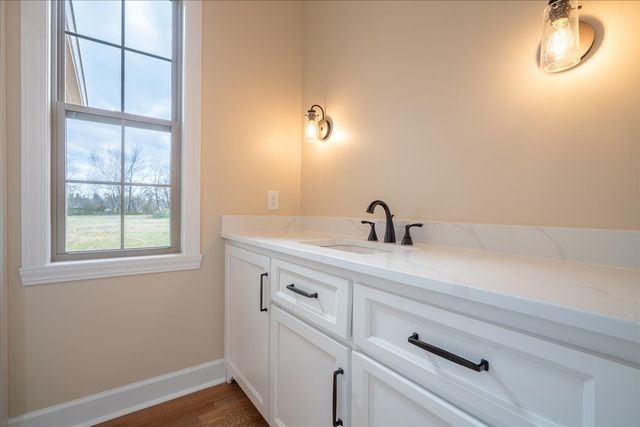 1238 Baylee Cir, Lawrenceburg, TN 38464