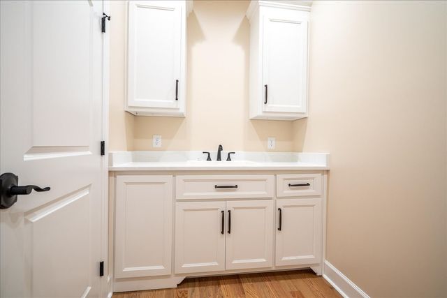 1238 Baylee Cir, Lawrenceburg, TN 38464