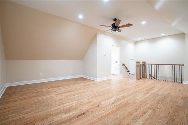 1238 Baylee Cir, Lawrenceburg, TN 38464