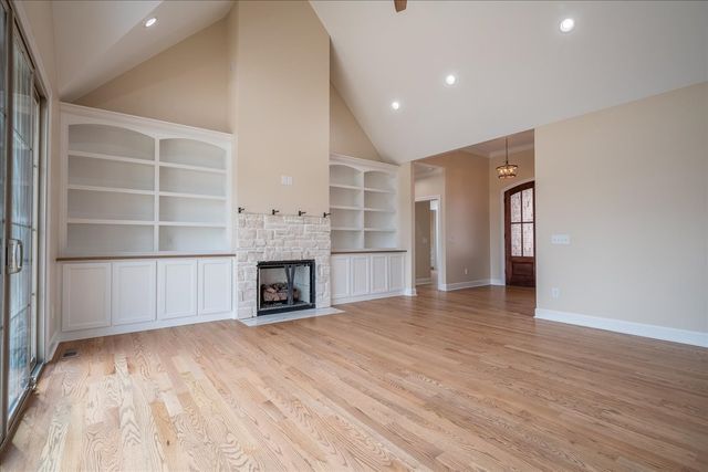 1238 Baylee Cir, Lawrenceburg, TN 38464